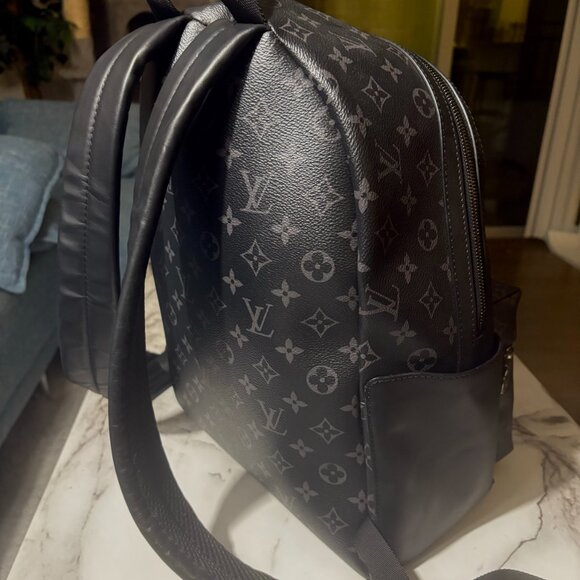 Louis Vuitton Discovery Backpack MM - Picture 3 of 8